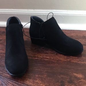 NWOT Black booties 13